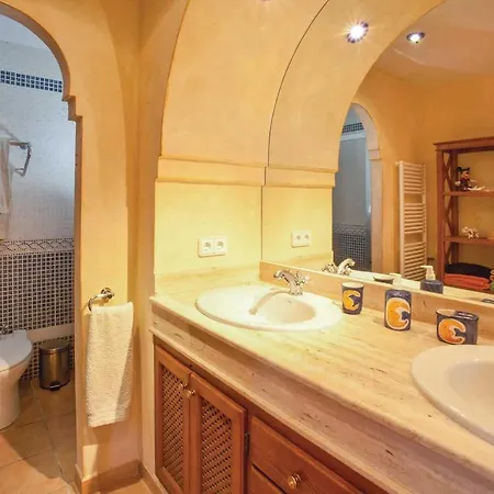 Sleeps 6 Air Con Wifi *